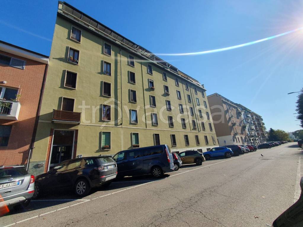 appartamento in vendita a Milano in zona Chiesa Rossa