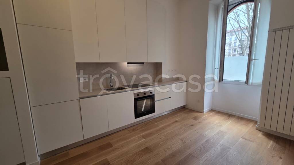 appartamento in vendita a Milano in zona Sempione