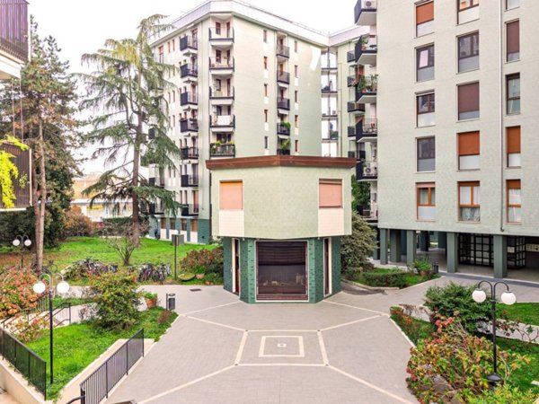 appartamento in vendita a Milano in zona Piazzale Lodi