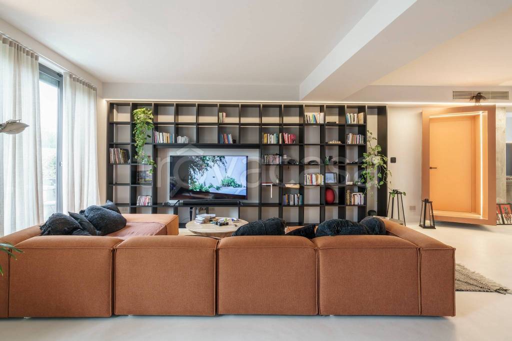 appartamento in vendita a Milano in zona Barona