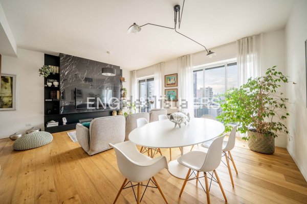 appartamento in vendita a Milano in zona Porta Nuova
