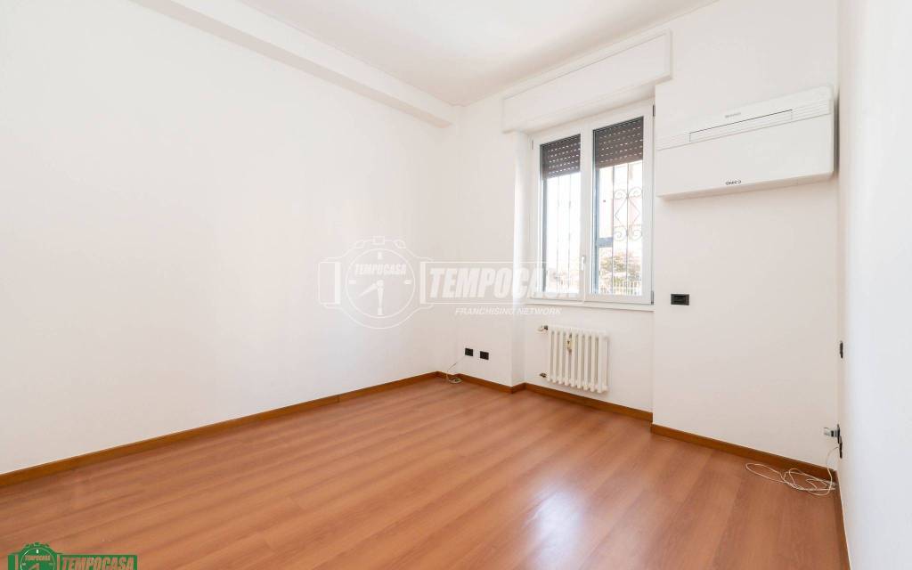 appartamento in vendita a Milano in zona Adriano