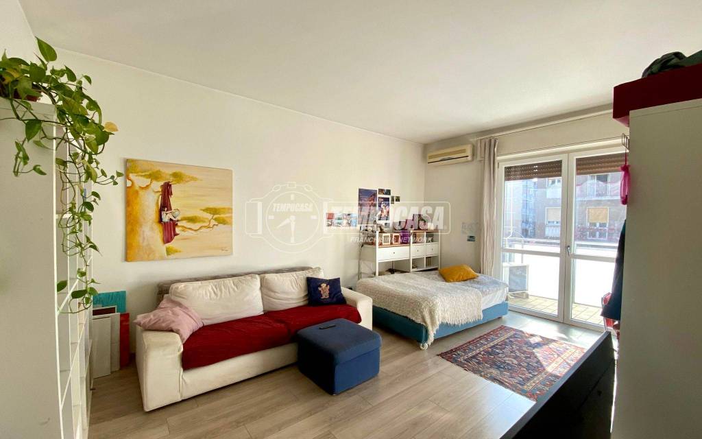 appartamento in vendita a Milano in zona Lambrate