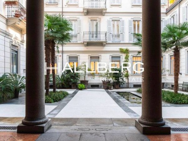 appartamento in vendita a Milano in zona Cadorna