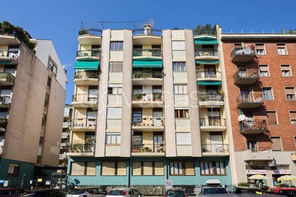 ufficio in vendita a Milano in zona Cascina dei Pomi