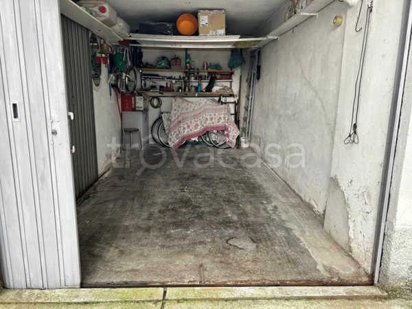 casale in vendita a Milano in zona Cascina dei Pomi