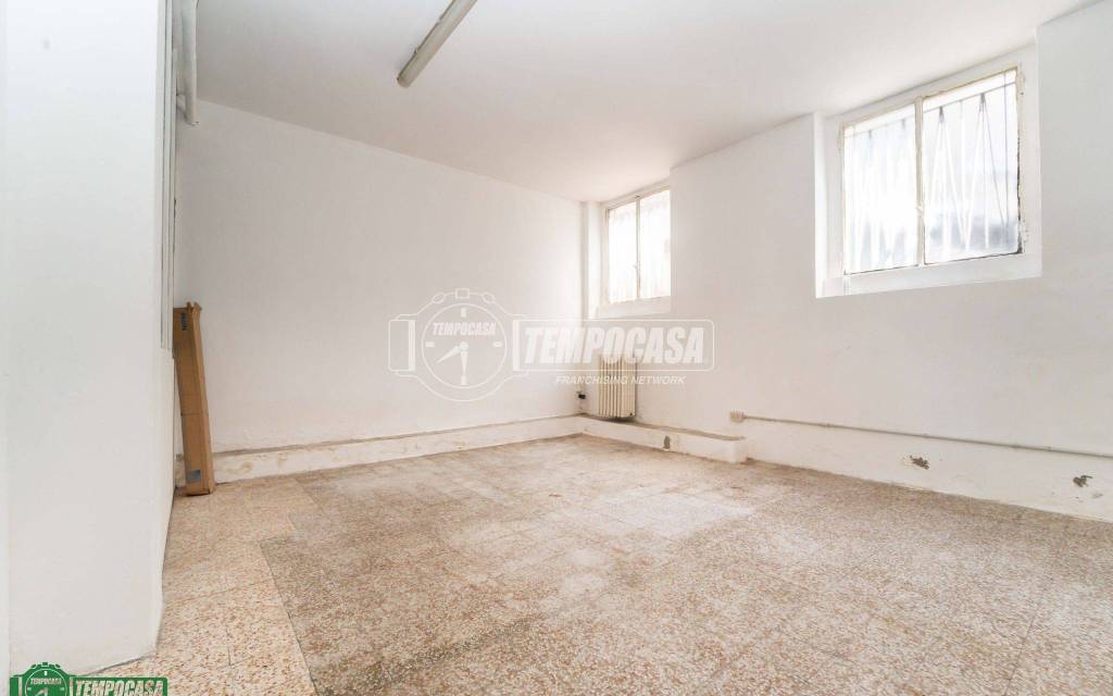 locale commerciale in vendita a Milano