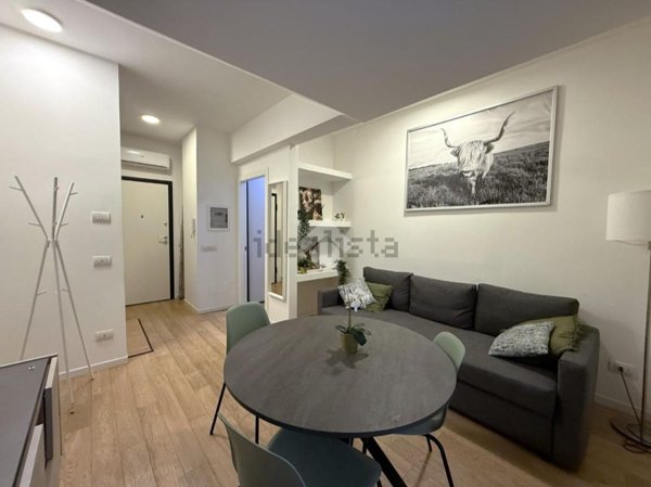 appartamento in vendita a Milano in zona Guastalla