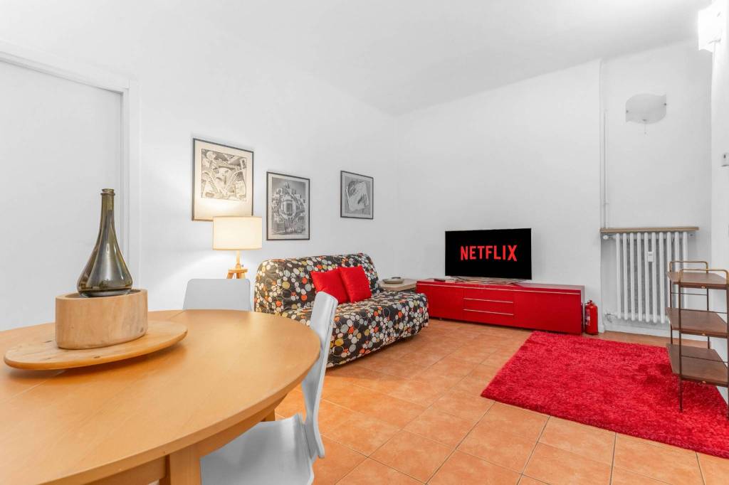 appartamento in vendita a Milano in zona Bocconi