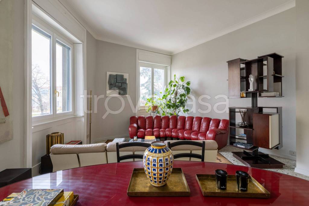 appartamento in vendita a Milano in zona Città Studi