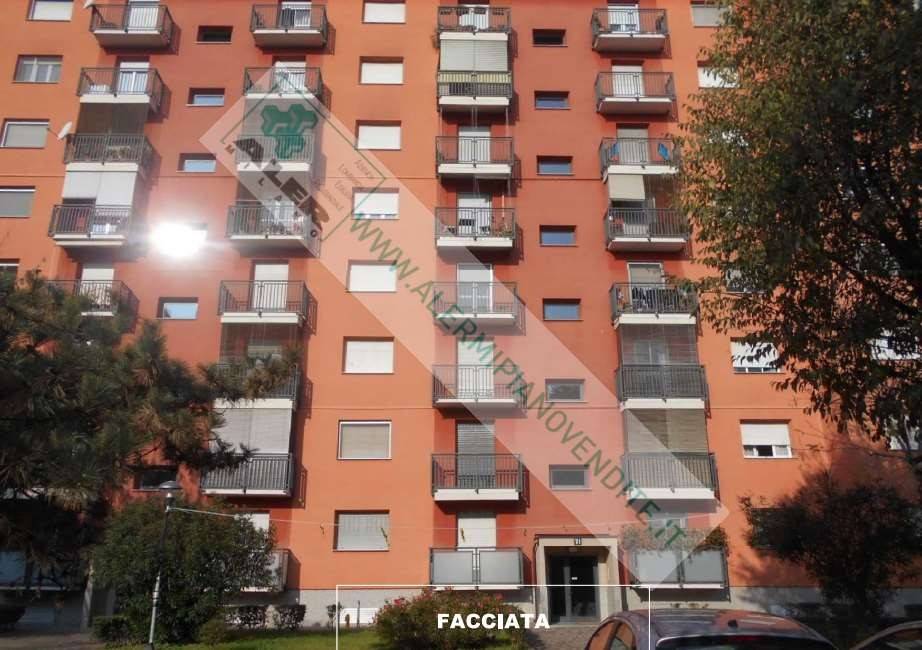 appartamento in vendita a Milano in zona Trenno