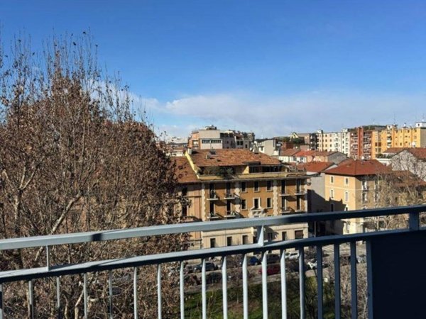 appartamento in vendita a Milano in zona Solari