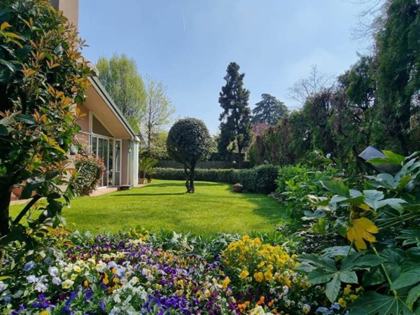 casa indipendente in vendita a Milano in zona San Siro