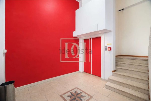 ufficio in vendita a Milano in zona Stazione Centrale