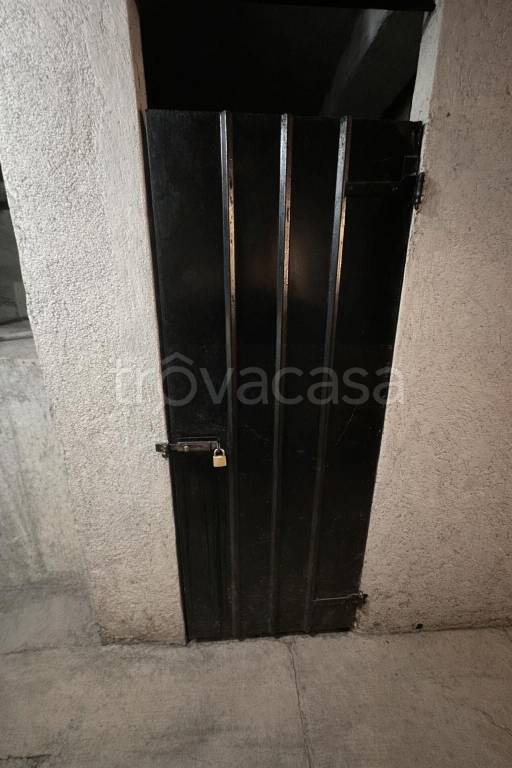 locale commerciale in vendita a Milano in zona Quarto Oggiaro