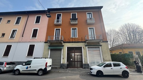 appartamento in vendita a Milano in zona Baggio