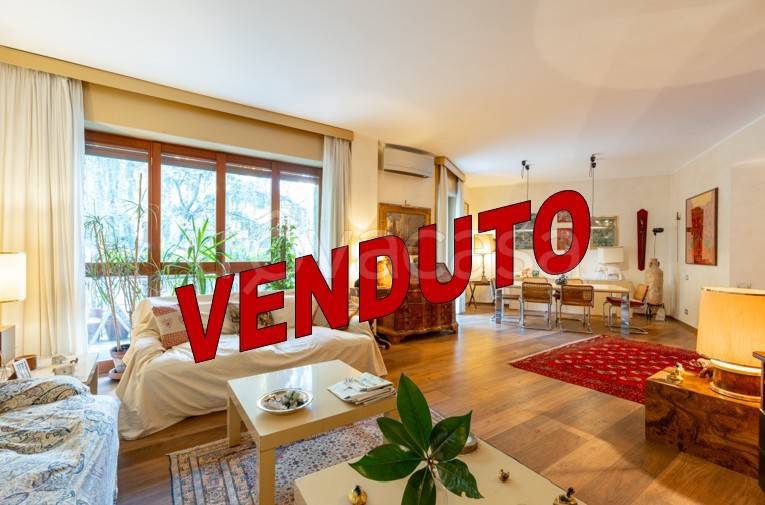 appartamento in vendita a Milano in zona De Angeli
