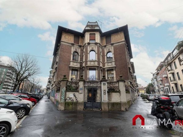 ufficio in vendita a Milano in zona Città Studi