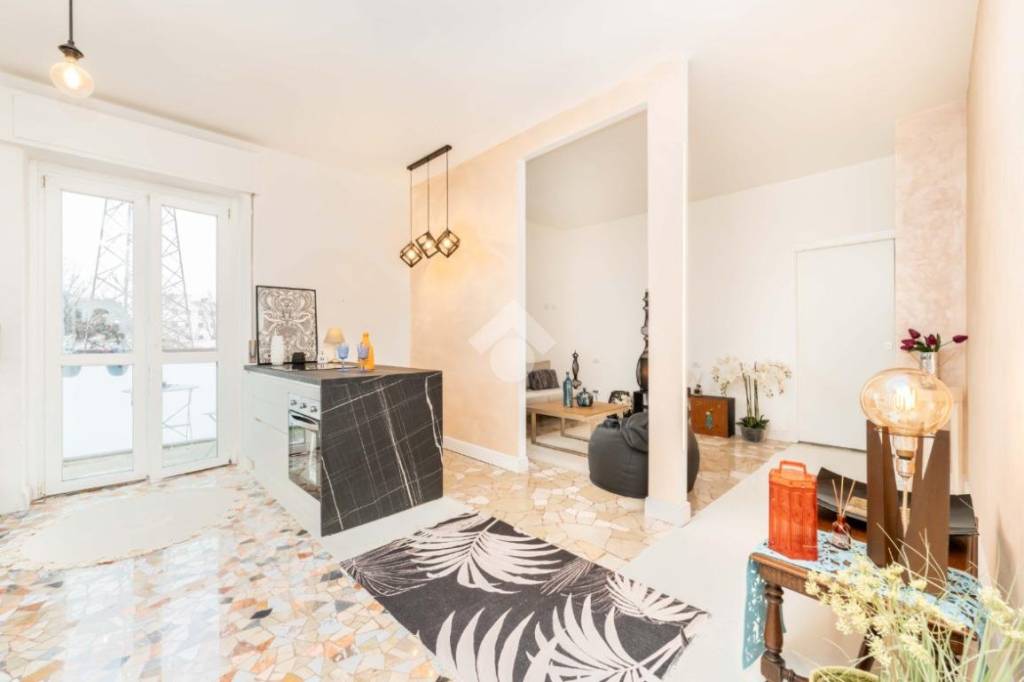 appartamento in vendita a Milano in zona Corvetto