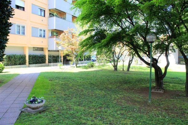 appartamento in vendita a Milano in zona Baggio