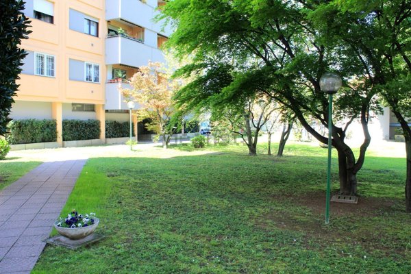 appartamento in vendita a Milano in zona Baggio