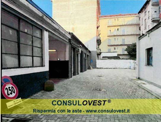locale commerciale in vendita a Milano