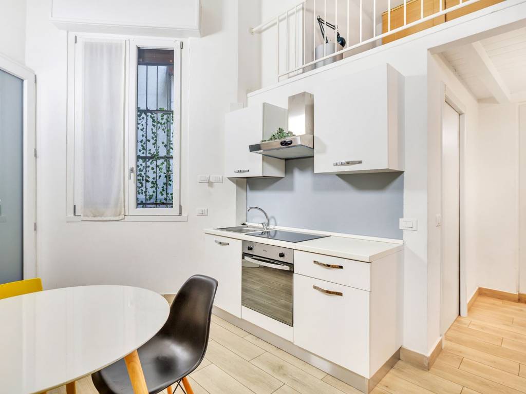 appartamento in vendita a Milano in zona Porta Garibaldi