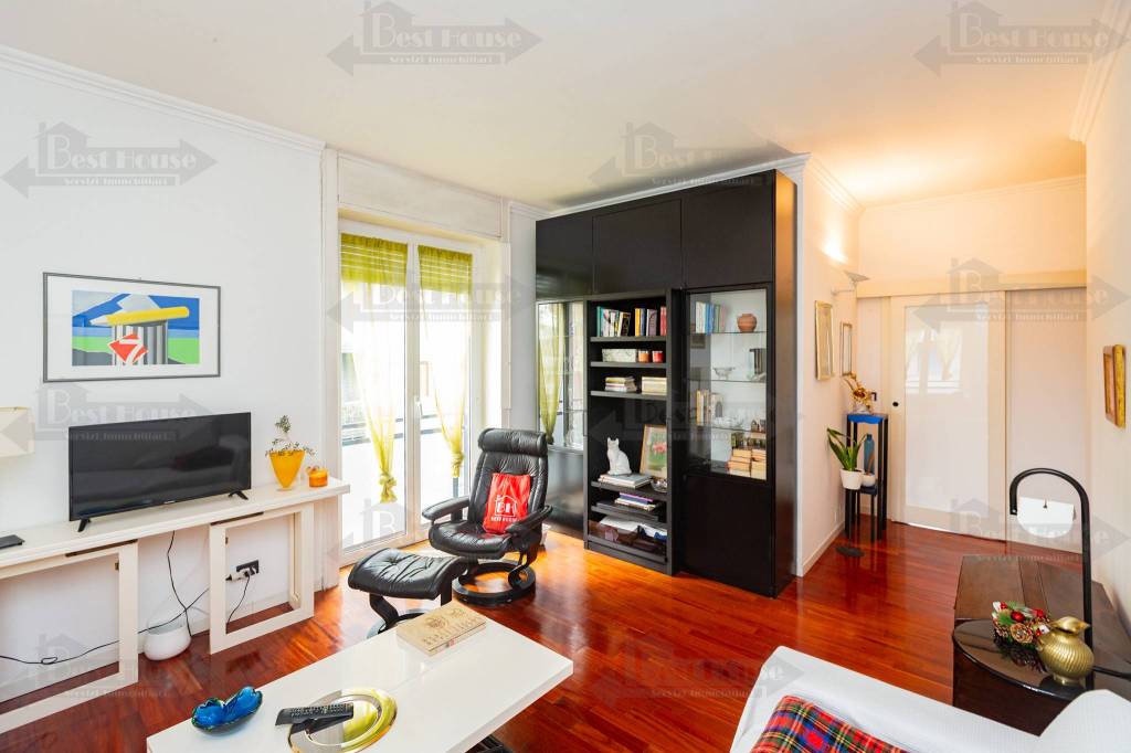 appartamento in vendita a Milano in zona Cascina dei Pomi