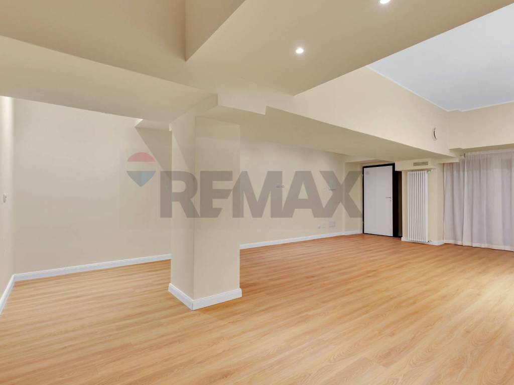 ufficio in vendita a Milano in zona Porta Genova