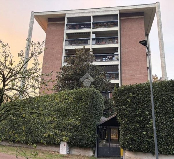 appartamento in vendita a Milano in zona Gallaratese