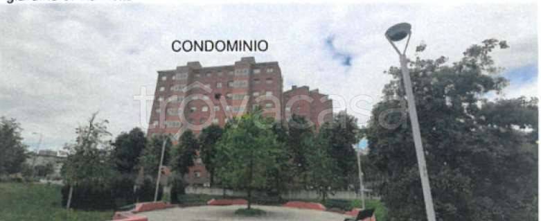 appartamento in vendita a Milano in zona Gallaratese