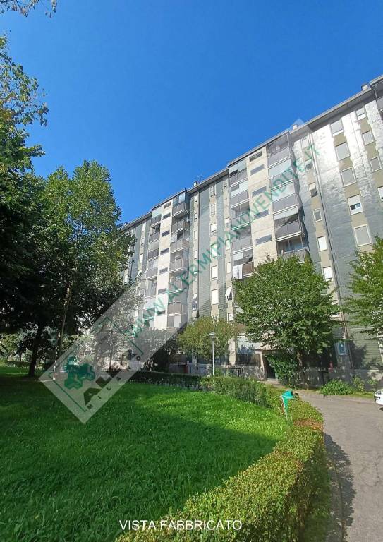 appartamento in vendita a Milano in zona Gallaratese