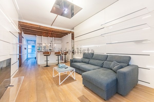 appartamento in vendita a Milano in zona Porta Garibaldi