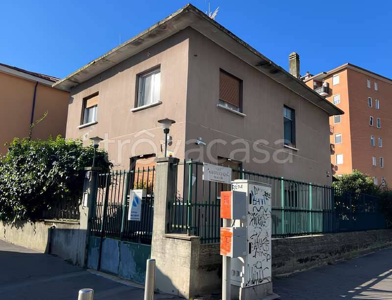 appartamento in vendita a Milano in zona Corvetto