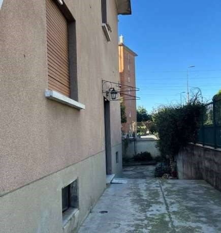 appartamento in vendita a Milano in zona Corvetto