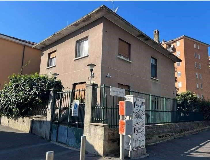 appartamento in vendita a Milano in zona Corvetto