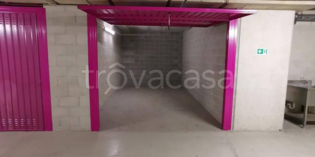 ufficio in vendita a Milano in zona Dergano