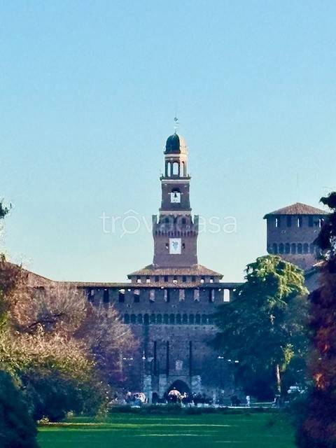 appartamento in vendita a Milano in zona Cadorna