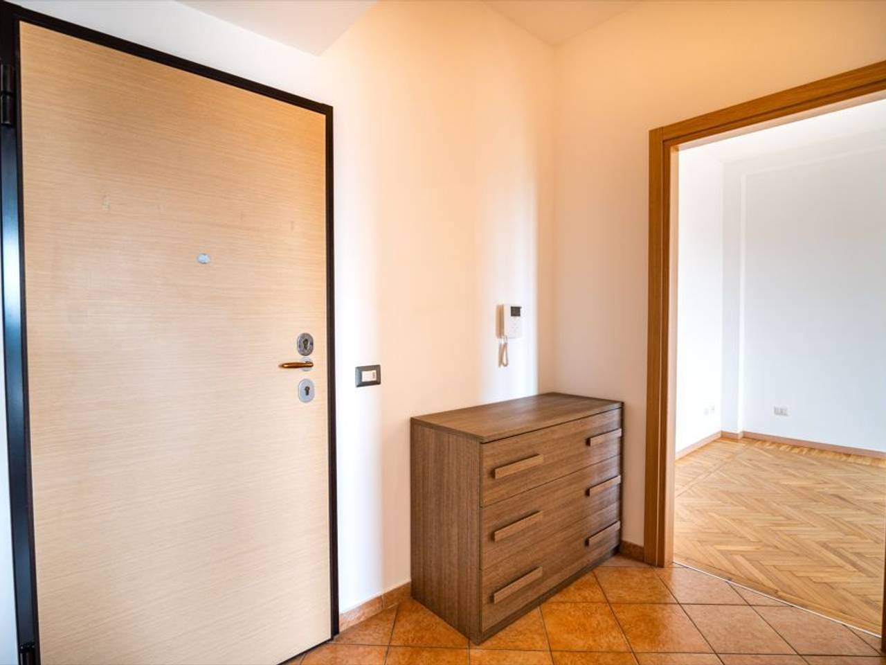 appartamento in vendita a Milano in zona Montalbino