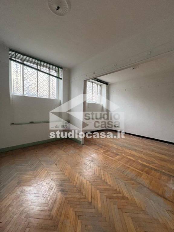 appartamento in vendita a Milano in zona Bullona