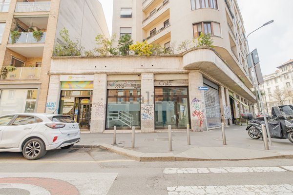 negozio in vendita a Milano in zona Solari
