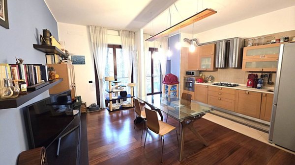 appartamento in vendita a Milano in zona Lorenteggio