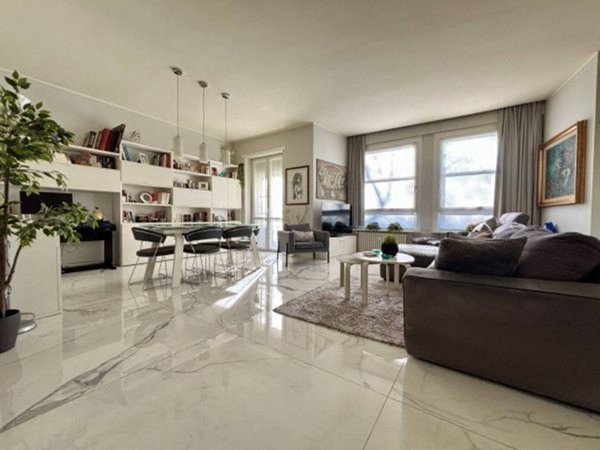 appartamento in vendita a Milano in zona Isola