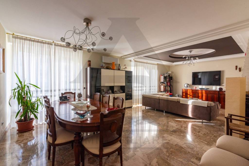 appartamento in vendita a Milano in zona Città Studi