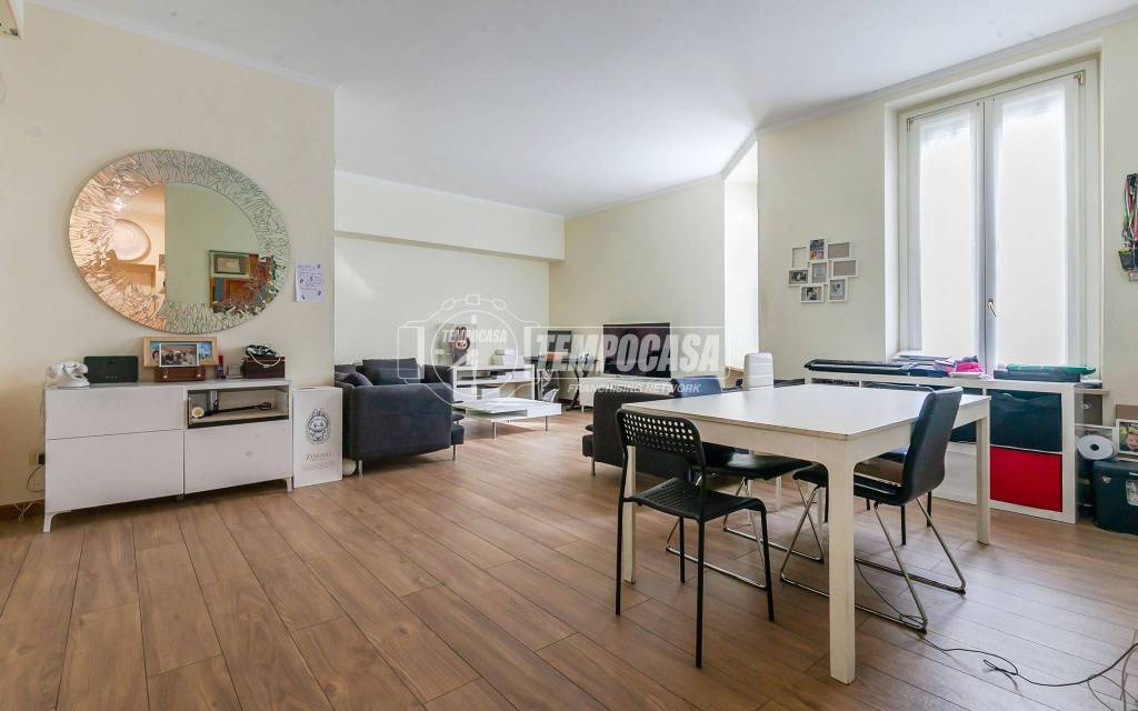 appartamento in vendita a Milano in zona Isola