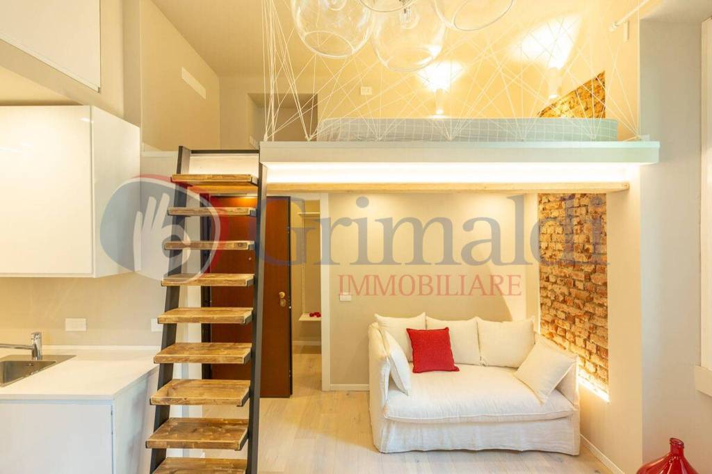 appartamento in vendita a Milano in zona Cagnola