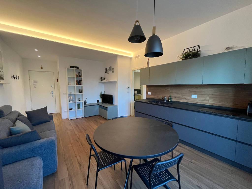 appartamento in vendita a Milano in zona Famagosta