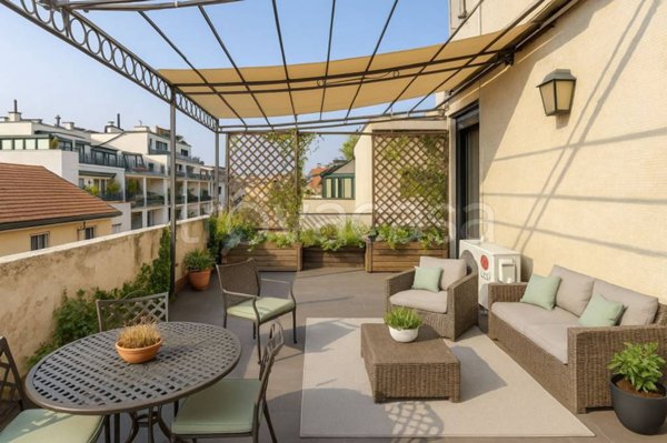 appartamento in vendita a Milano in zona Guastalla