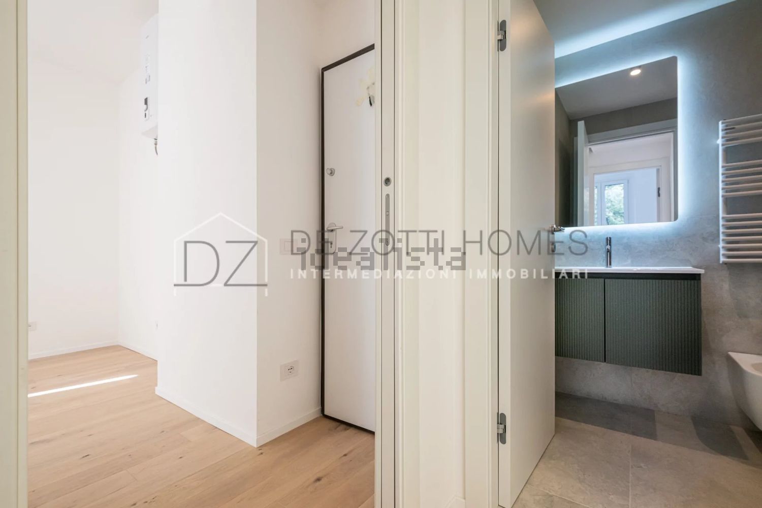 appartamento in vendita a Milano in zona Sempione