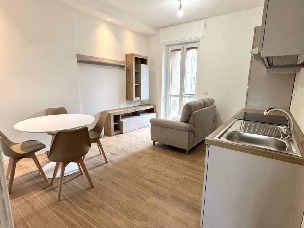 appartamento in vendita a Milano in zona Famagosta